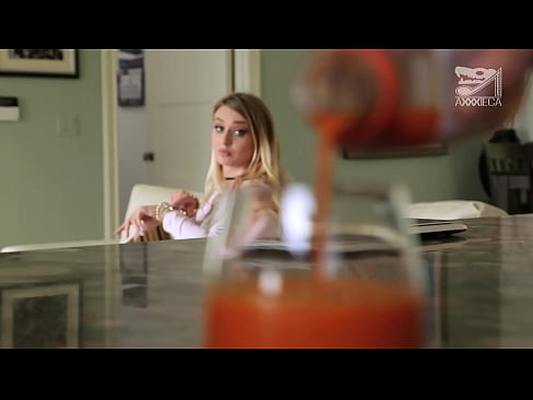 ❤️ Keçika germik bi çîtikên mezin û pisîka teng ji windaker dîk dibe, lê pir dijwar ️❌ Pornoya malê li ku.pornodil.ru