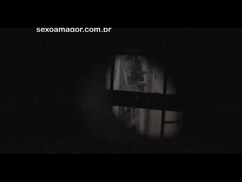 ❤️ Blondie bi dizî ji hêla dengbêjek taxê ve ku li pişt kerpîçên vala veşartiye, vîdyoyek tê kişandin ️❌ Pornoya malê li ku.pornodil.ru